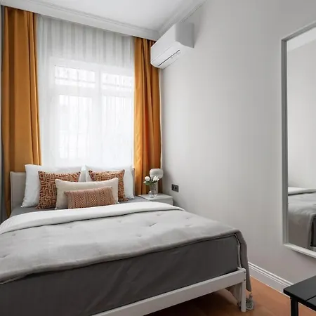 Daire Elegant 2br - Balcony - Near Metro - şişli *