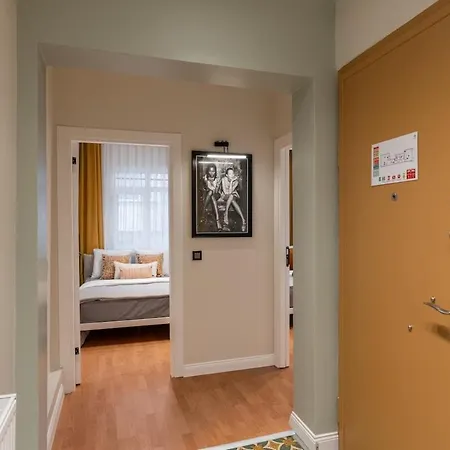 Daire Elegant 2br - Balcony - Near Metro - şişli İstanbul